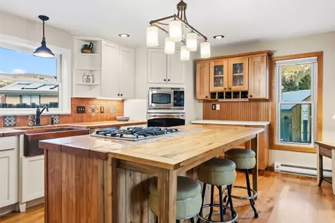 Kitchen - 994 Summit Dr, Dillon, CO 80435 photo 1 of 4