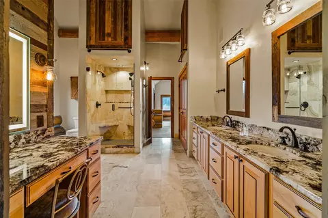 Bath - 2717 Tiger Rd, Breckenridge, CO 80424 photo 2 of 9