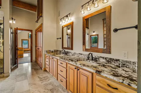 Bath - 2717 Tiger Rd, Breckenridge, CO 80424 photo 6 of 9