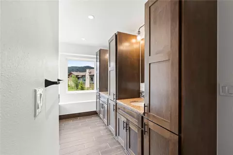 Bath - 101 Mule Deer Ct, Dillon, CO 80435 photo 5 of 7