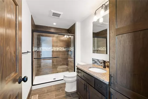 Bath - 101 Mule Deer Ct, Dillon, CO 80435 photo 4 of 7