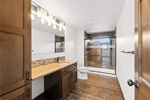 Bath - 101 Mule Deer Ct, Dillon, CO 80435 photo 3 of 7