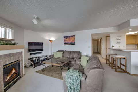 Living - 980 Lakepoint Dr #404, Frisco, CO 80443 photo 4 of 5