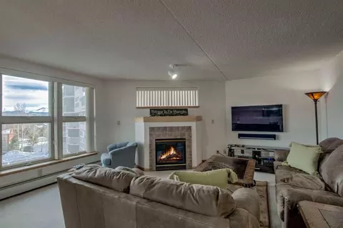 Living - 980 Lakepoint Dr #404, Frisco, CO 80443 photo 3 of 5