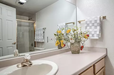 Bath - 980 Lakepoint Dr #404, Frisco, CO 80443 photo 1 of 4