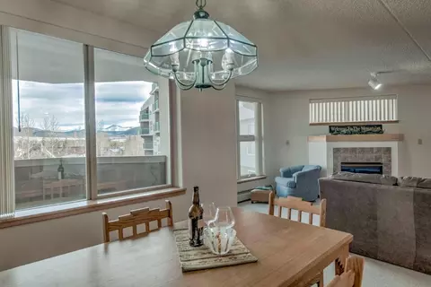 Dining - 980 Lakepoint Dr #404, Frisco, CO 80443 photo 2 of 3