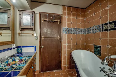 Bath - 637 Rock Rd, Bailey, CO 80421 photo 2 of 6