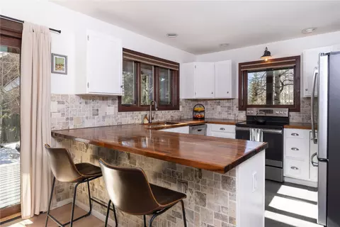 Kitchen - 357 Vail Cir, Dillon, CO 80435 photo 2 of 2