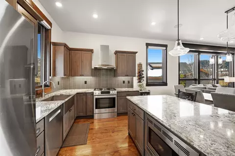 Kitchen - 20 E Benjamin Pt, Silverthorne, CO 80498 photo 2 of 4