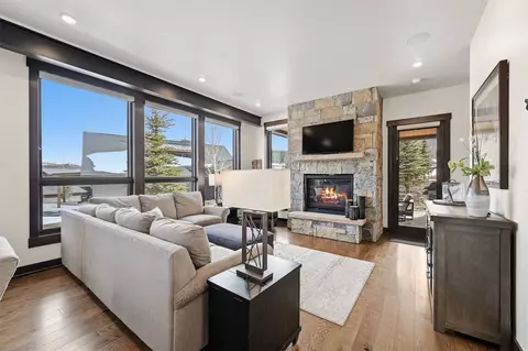 Living - 20 E Benjamin Pt, Silverthorne, CO 80498 photo 2 of 8