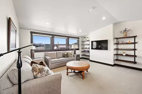 Living - 20 E Benjamin Pt, Silverthorne, CO 80498 photo 4 of 8