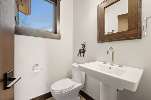 Bath - 20 E Benjamin Pt, Silverthorne, CO 80498 photo 3 of 5