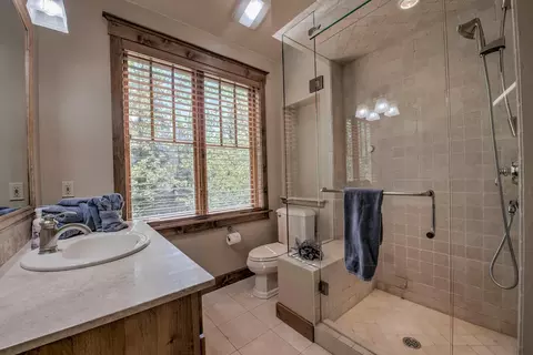 Bath - 862 Penstemon Rd, Keystone, CO 80435 photo 4 of 7