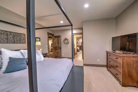Bedroom - 862 Penstemon Rd, Keystone, CO 80435 photo 5 of 7