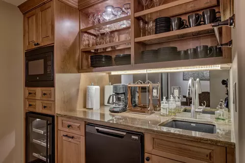 Kitchen - 862 Penstemon Rd, Keystone, CO 80435 photo 5 of 5