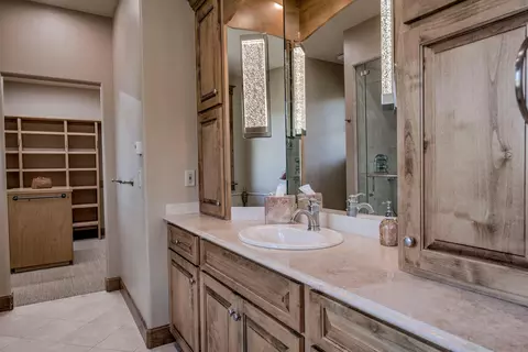 Bath - 862 Penstemon Rd, Keystone, CO 80435 photo 2 of 7