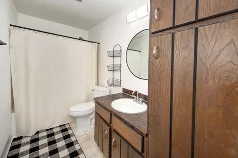 Bath - 58 Summit Dr #D9, Dillon, CO 80435 photo 1 of 3