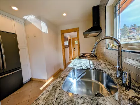 Kitchen - 909 Palmers Dr, Silverthorne, CO 80498 photo 1 of 4
