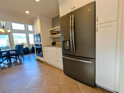 Kitchen - 909 Palmers Dr, Silverthorne, CO 80498 photo 3 of 4