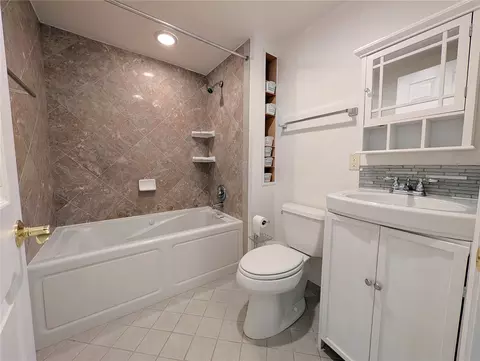 Bath - 909 Palmers Dr, Silverthorne, CO 80498 photo 7 of 7