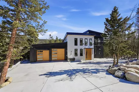 410 N Aspen St, Alma, CO 80420