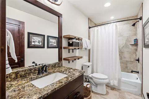 Bath - 59 Erickson Loop #4B, Keystone, CO 80435 photo 4 of 5