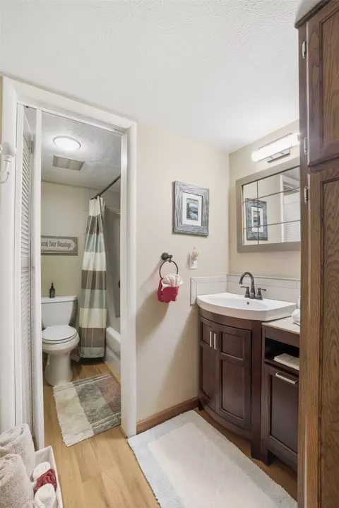 Bath - 220 E La Bonte St #219, Dillon, CO 80435 photo 4 of 4