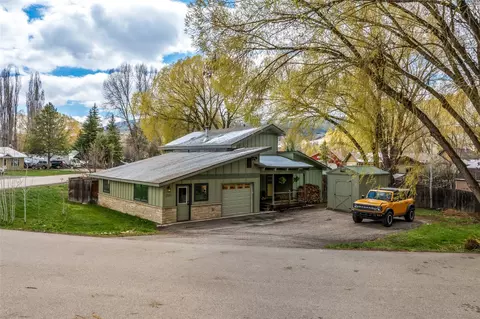 2555 Honeysuckle Ln, Steamboat Springs, CO 80487