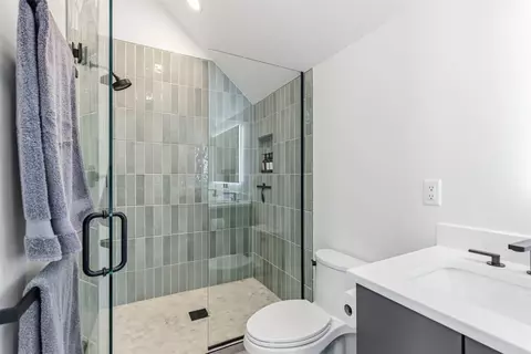 Bath - 331 Doris Dr, Blue River, CO 80424 photo 6 of 9