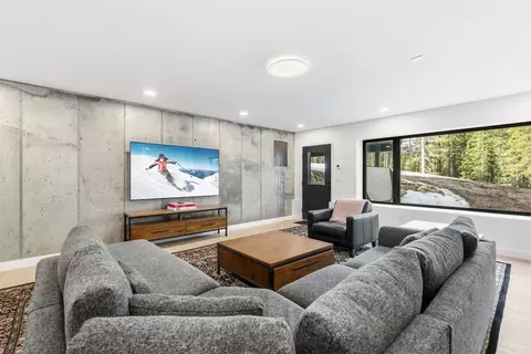 Living - 331 Doris Dr, Blue River, CO 80424 photo 6 of 8