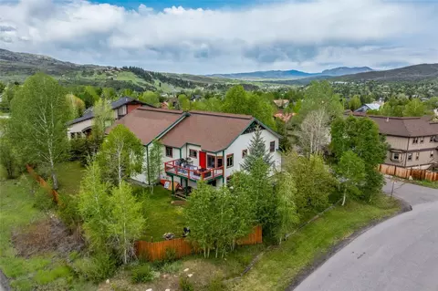 305 Primrose Ln, Steamboat Springs, CO 80487