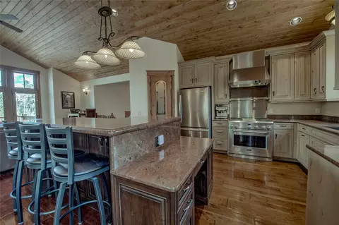 Kitchen - 173 Solomons Ln, Silverthorne, CO 80498 photo 3 of 3