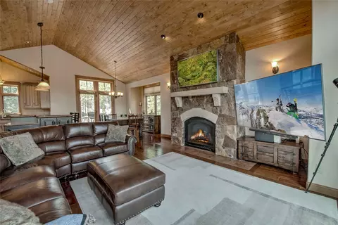 Living - 173 Solomons Ln, Silverthorne, CO 80498 photo 3 of 4