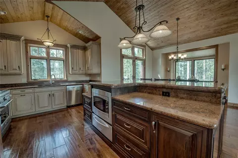 Kitchen - 173 Solomons Ln, Silverthorne, CO 80498 photo 2 of 3