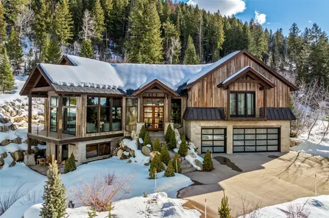 1016 Steamboat Blvd, Steamboat Springs, CO 80487