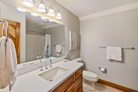Bath - 2244 Johnson Rd, Silverthorne, CO 80498 photo 3 of 5