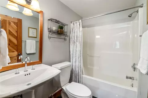 Bath - 2244 Johnson Rd, Silverthorne, CO 80498 photo 5 of 5