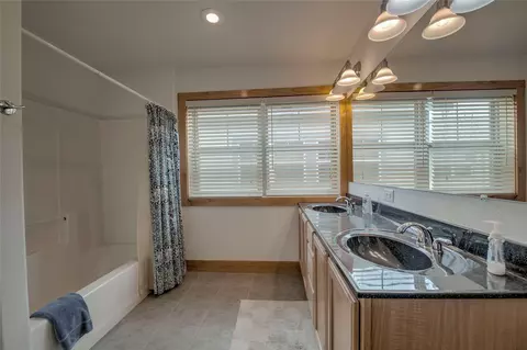 Bath - 135 Main St #218, Dillon, CO 80435 photo 3 of 6