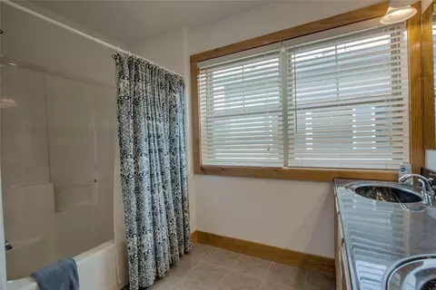 Bath - 135 Main St #218, Dillon, CO 80435 photo 6 of 6