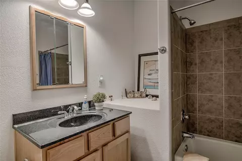 Bath - 135 Main St #218, Dillon, CO 80435 photo 2 of 6
