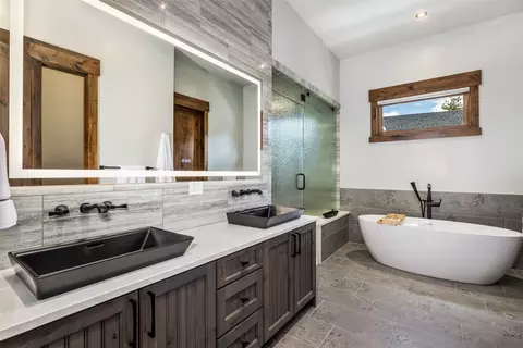 Bath - 99 Independence Ln, Keystone, CO 80435 photo 1 of 9