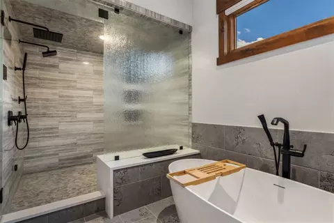 Bath - 99 Independence Ln, Keystone, CO 80435 photo 2 of 9