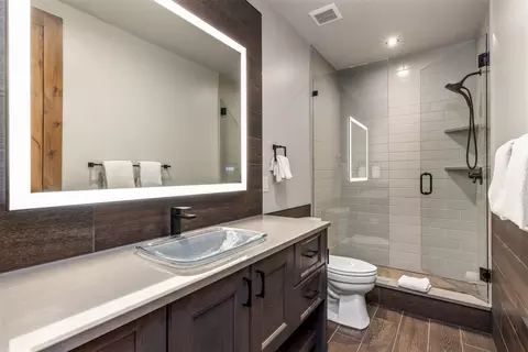 Bath - 99 Independence Ln, Keystone, CO 80435 photo 8 of 9