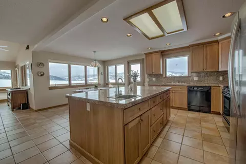 Kitchen - 446 Rodeo Dr, Silverthorne, CO 80498 photo 2 of 3