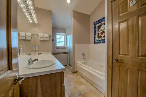 Bath - 446 Rodeo Dr, Silverthorne, CO 80498 photo 1 of 5