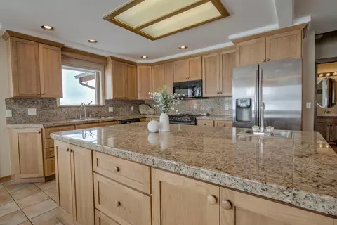 Kitchen - 446 Rodeo Dr, Silverthorne, CO 80498 photo 3 of 3