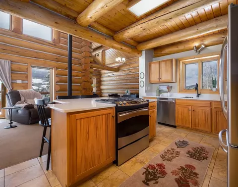 Kitchen - 545 Tanglewood Ln, Silverthorne, CO 80498 photo 2 of 3