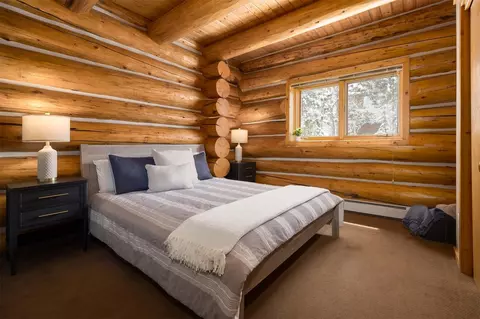 Bedroom - 545 Tanglewood Ln, Silverthorne, CO 80498 photo 4 of 6