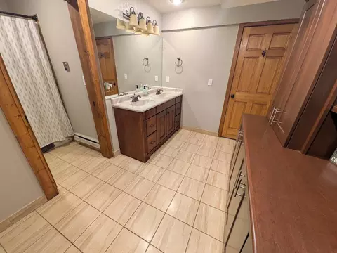 Bath - 216 Climax Dr, Dillon, CO 80435 photo 3 of 5