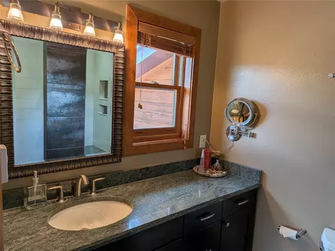 Bath - 216 Climax Dr, Dillon, CO 80435 photo 1 of 4